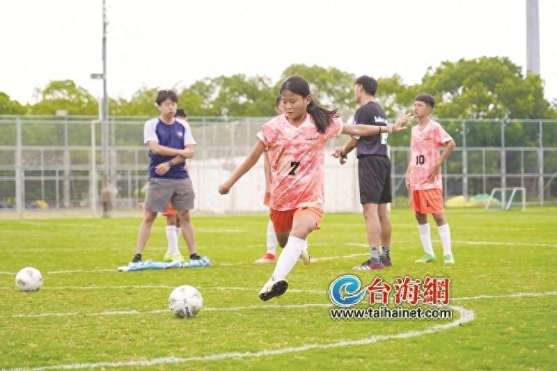 虽然身高比, 是我们都在 虽然身高比, 是我们都在