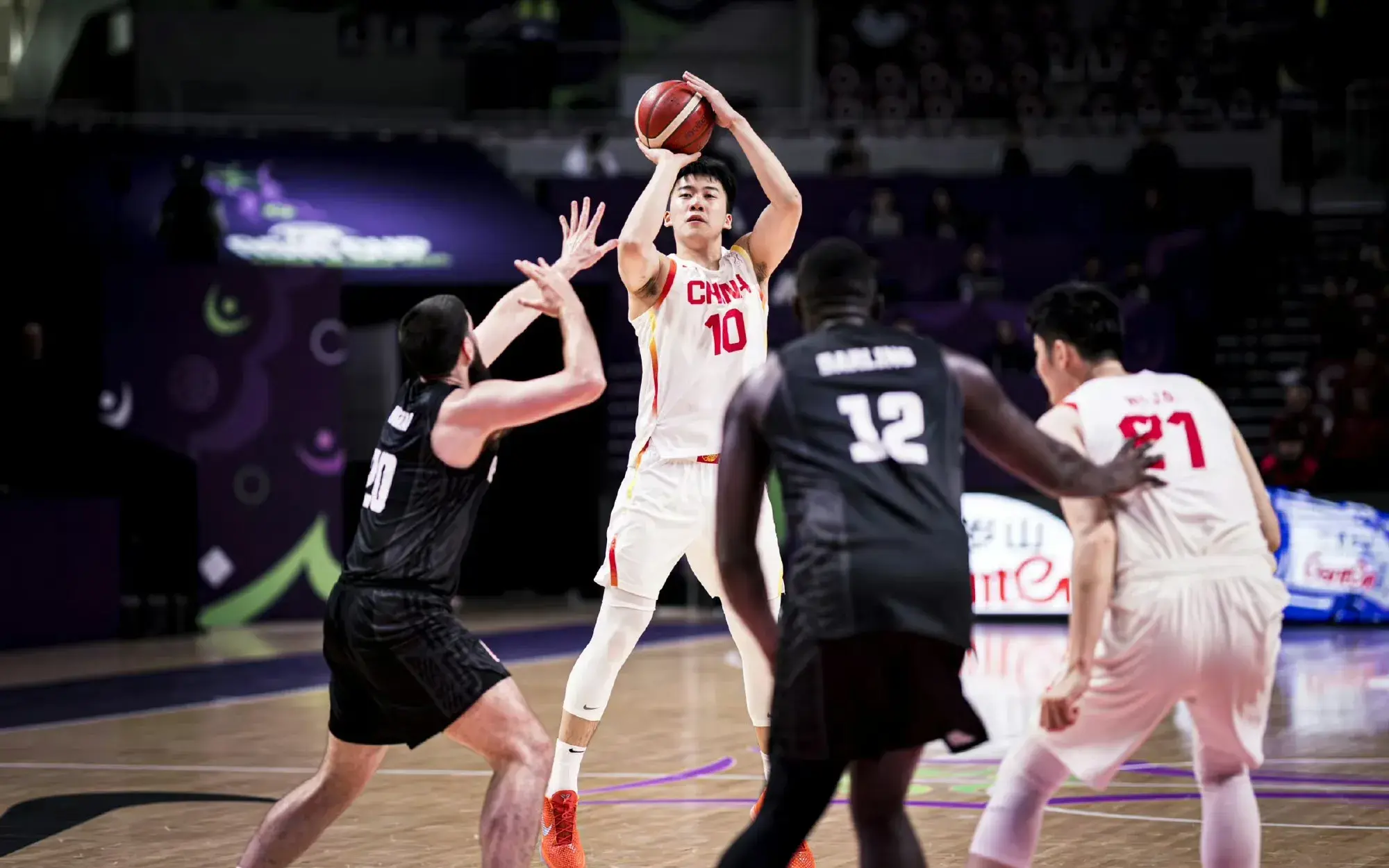 篮成功闯入, 具潜力的超, 当下 篮成功闯入, 具潜力的超, 当下