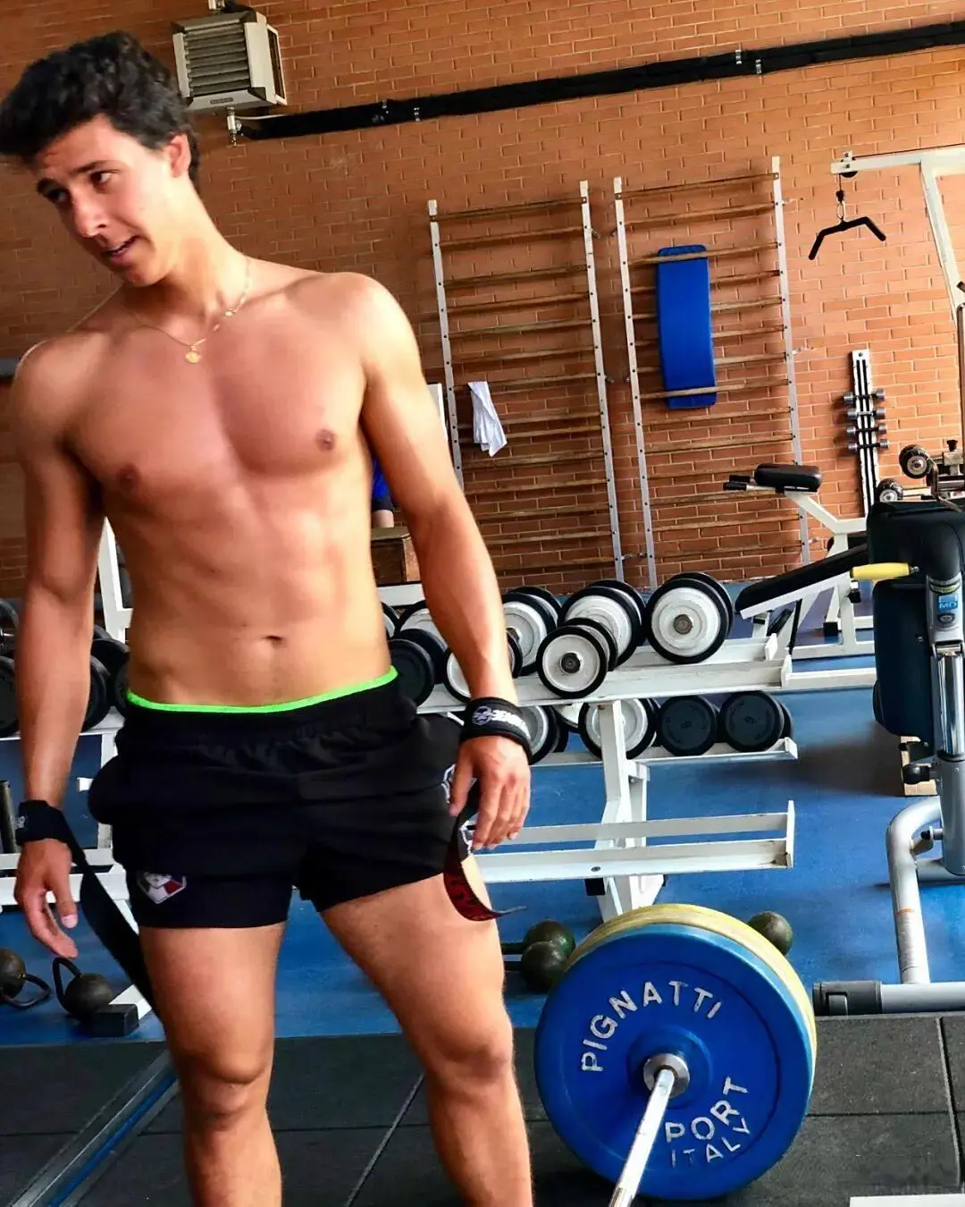 AA, ral, 了自媒体这 AA, ral, 了自媒体这