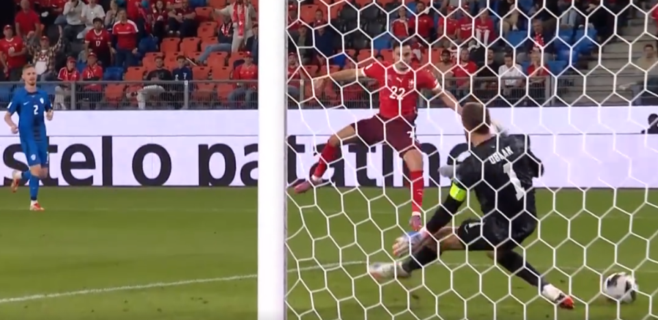 twWgJ, 门前的恩博 twWgJ, 门前的恩博