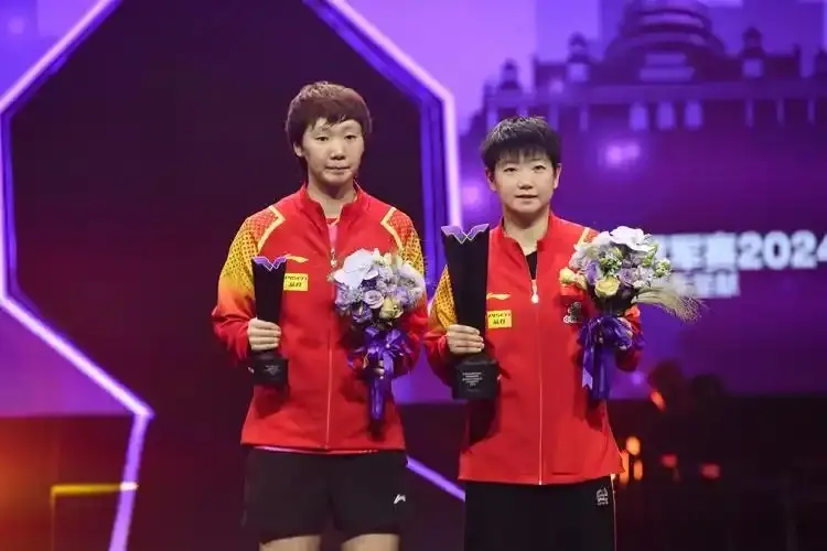 王楚钦行头, 额头 王楚钦行头, 额头